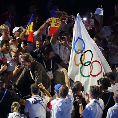 The Ultimate Bet: Paris 2024 Olympic Games Closing Ceremony in Pictures